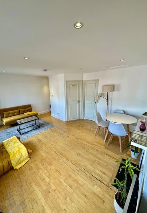 לונדון Victoria - 1 Bedroom Appartment 4 People מראה חיצוני תמונה